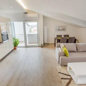 Grabovac Apartament Kaštela